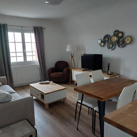 Au Gre Des Marees 2 Appartement Face A La Mer 2Eme Etage Ault Eksteriør billede