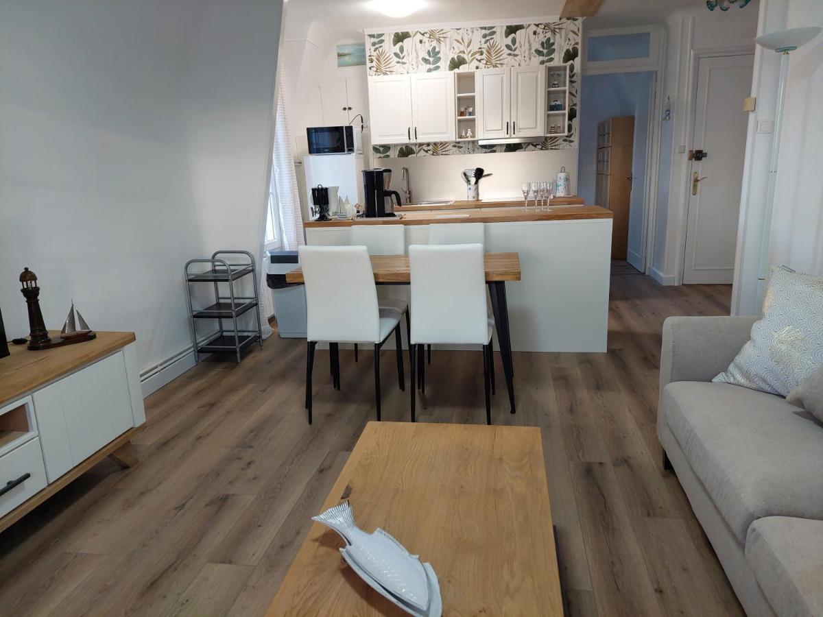 Au Gre Des Marees 2 Appartement Face A La Mer 2Eme Etage Ault Eksteriør billede